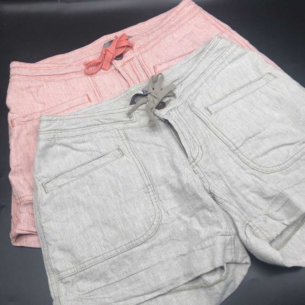 The North Face Shorts Womens Size 0 Cuffed Striped 4” Inseam Lot Of 2